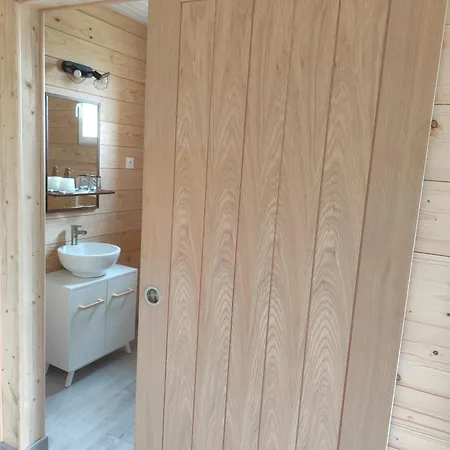 Woodstudio בית הארחה 3*